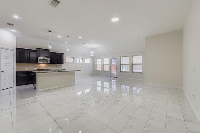 370 Vista Gardens DR, Buda, TX 78610