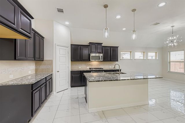 370 Vista Gardens DR, Buda, TX 78610