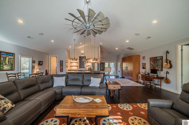 2080 Gholson Road, West Paducah, KY 42086