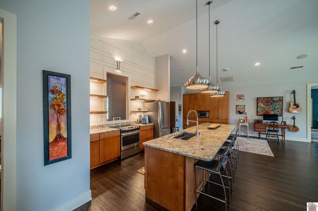 2080 Gholson Road, West Paducah, KY 42086