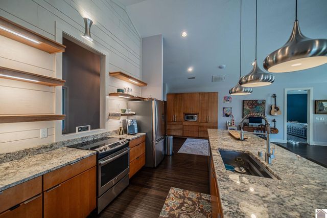 2080 Gholson Road, West Paducah, KY 42086