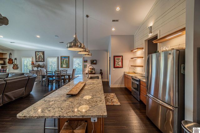 2080 Gholson Road, West Paducah, KY 42086