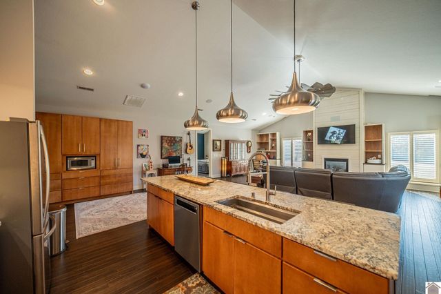 2080 Gholson Road, West Paducah, KY 42086