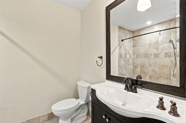 7700 Banpass LN, Austin, TX 78736