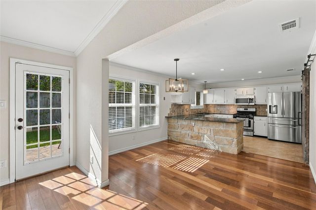7700 Banpass LN, Austin, TX 78736