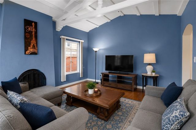 3767 Monteith Drive, Los Angeles, CA 90043