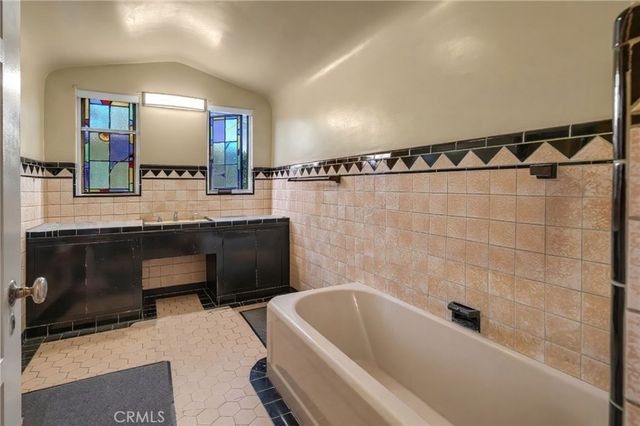 3767 Monteith Drive, Los Angeles, CA 90043