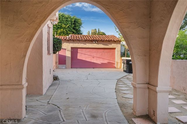 3767 Monteith Drive, Los Angeles, CA 90043