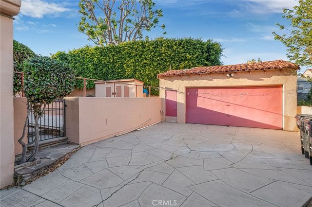 3767 Monteith Drive, Los Angeles, CA 90043