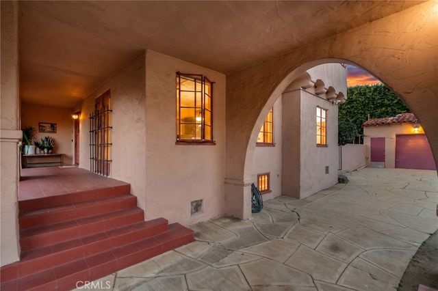 3767 Monteith Drive, Los Angeles, CA 90043