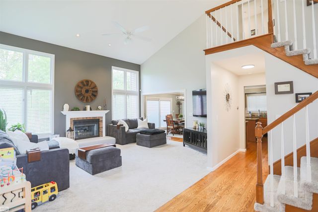 6740 Redford Circle, Troy, MI 48085