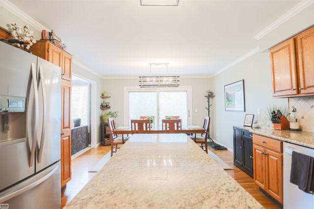 6740 Redford Circle, Troy, MI 48085