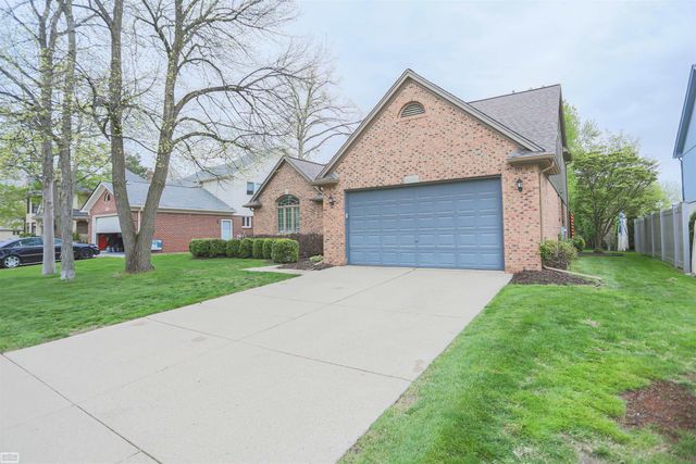 6740 Redford Circle, Troy, MI 48085