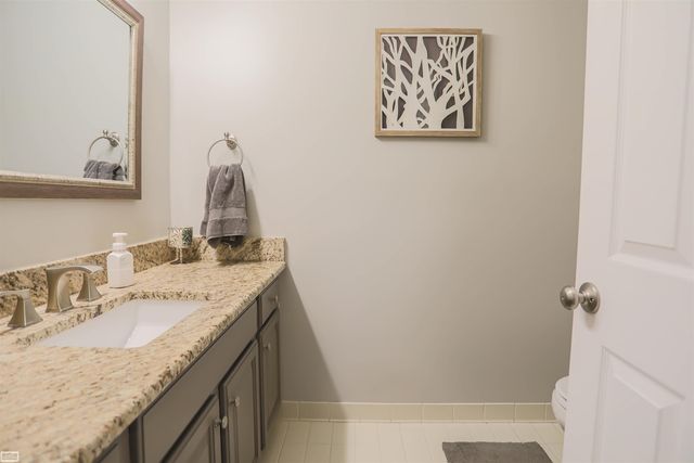 6740 Redford Circle, Troy, MI 48085
