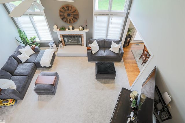 6740 Redford Circle, Troy, MI 48085