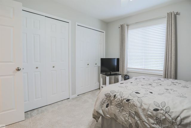 6740 Redford Circle, Troy, MI 48085