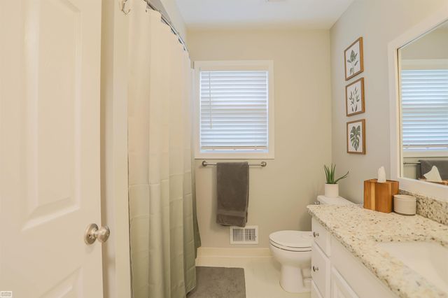 6740 Redford Circle, Troy, MI 48085