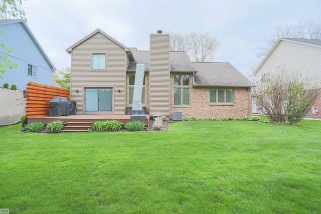 6740 Redford Circle, Troy, MI 48085