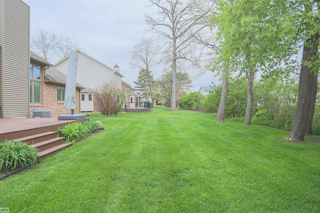 6740 Redford Circle, Troy, MI 48085
