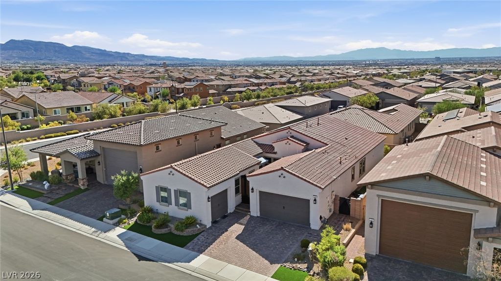 689 Corelli Cove Street, Henderson, NV 89011 — photo 2
