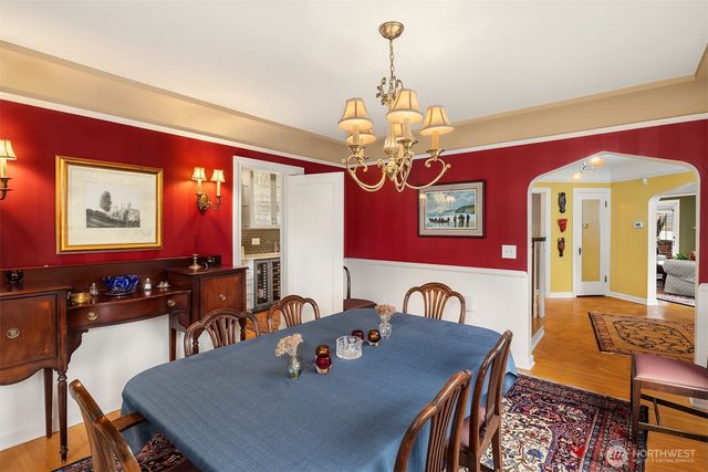 3333 43rd Avenue NE, Seattle, WA 98105