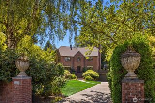 3333 43rd Avenue NE, Seattle, WA 98105