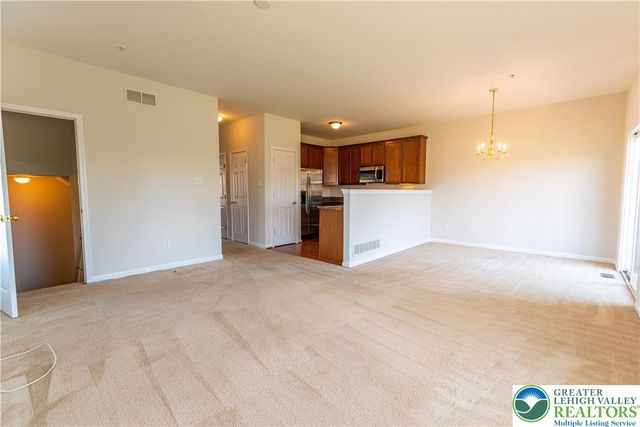955 King Way, Upper Macungie Twp, PA 18031