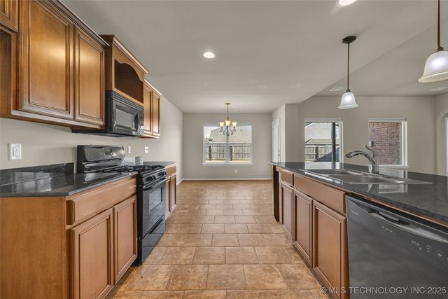 11107 N 145th East Place, Owasso, OK 74055