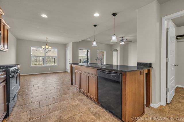 11107 N 145th East Place, Owasso, OK 74055