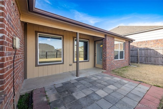 11107 N 145th East Place, Owasso, OK 74055