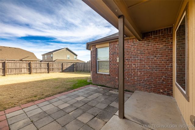 11107 N 145th East Place, Owasso, OK 74055