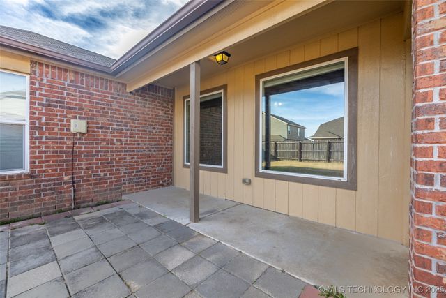 11107 N 145th East Place, Owasso, OK 74055