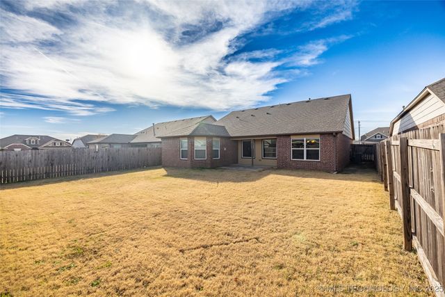 11107 N 145th East Place, Owasso, OK 74055
