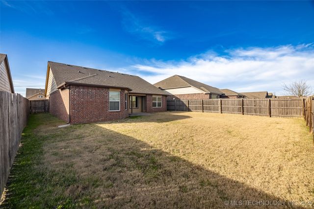 11107 N 145th East Place, Owasso, OK 74055