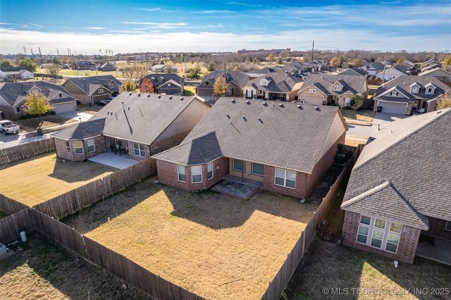 11107 N 145th East Place, Owasso, OK 74055