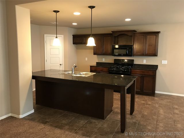 11107 N 145th East Place, Owasso, OK 74055