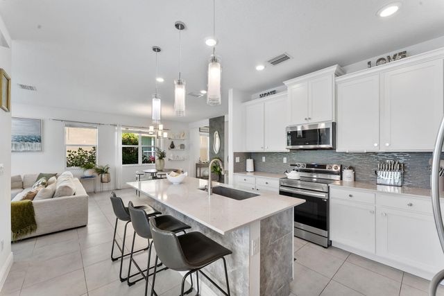 1131 Veleiros Boulevard, Deerfield Beach, FL 33064