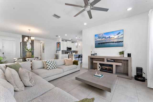 1131 Veleiros Boulevard, Deerfield Beach, FL 33064