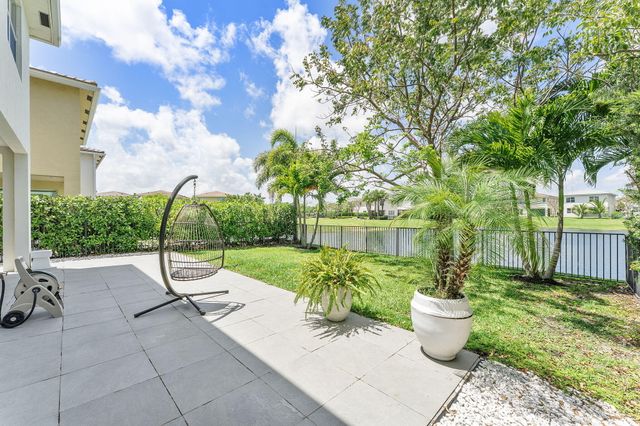 1131 Veleiros Boulevard, Deerfield Beach, FL 33064