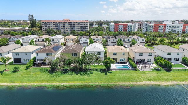 1131 Veleiros Boulevard, Deerfield Beach, FL 33064