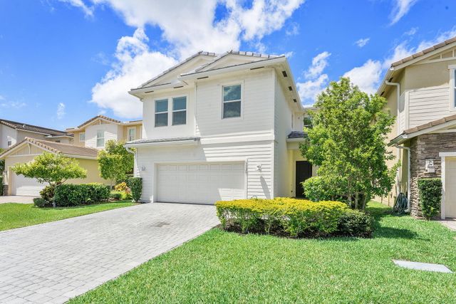 1131 Veleiros Boulevard, Deerfield Beach, FL 33064