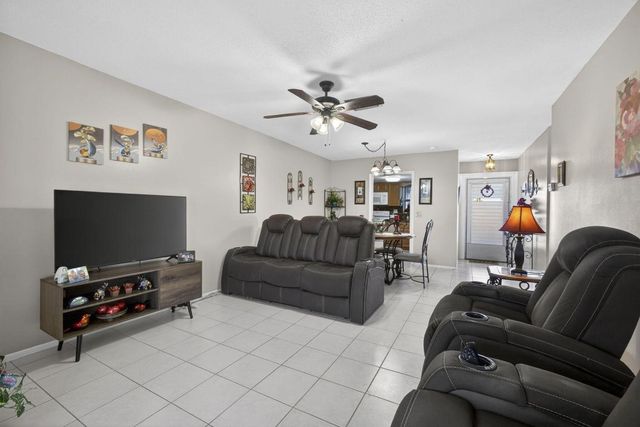 2843 Crosley Drive W J, West Palm Beach, FL 33415