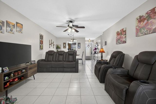 2843 Crosley Drive W J, West Palm Beach, FL 33415