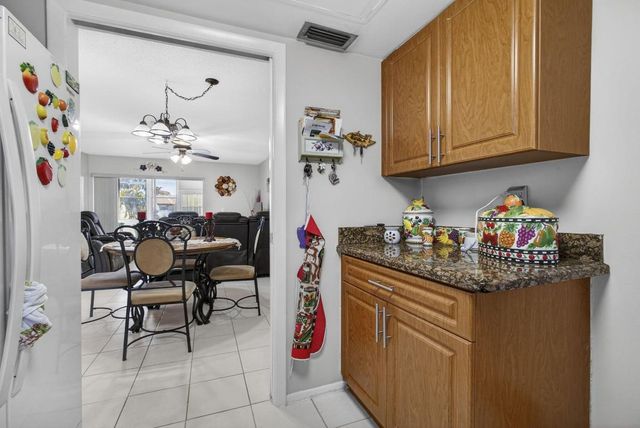 2843 Crosley Drive W J, West Palm Beach, FL 33415