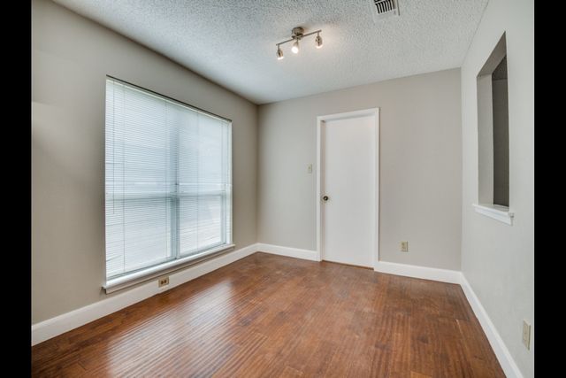 3601 Willow Ridge Drive, Arlington, TX 76017