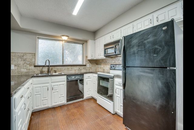 3601 Willow Ridge Drive, Arlington, TX 76017