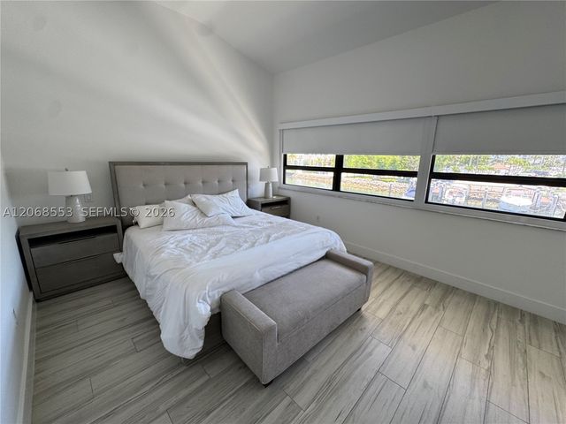 336 Poinciana Dr 1008, Sunny Isles Beach, FL 33160