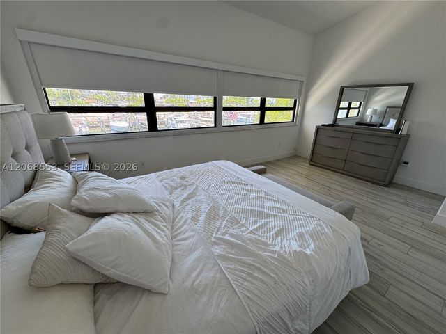 336 Poinciana Dr 1008, Sunny Isles Beach, FL 33160