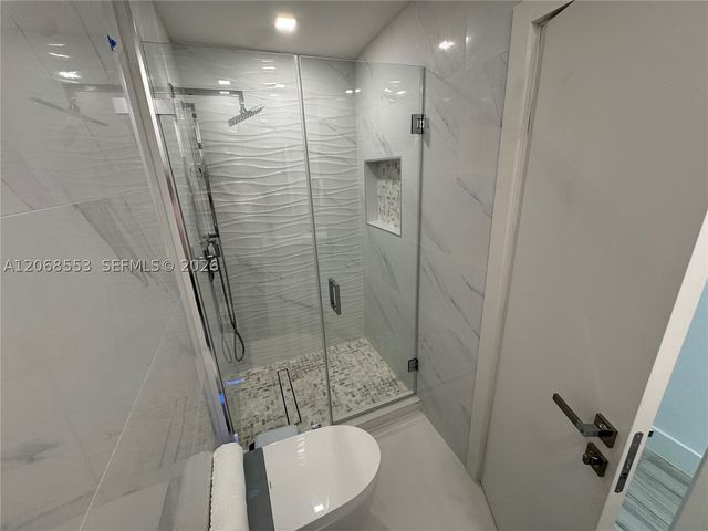 336 Poinciana Dr 1008, Sunny Isles Beach, FL 33160