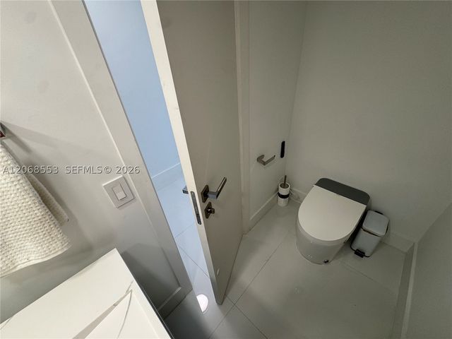 336 Poinciana Dr 1008, Sunny Isles Beach, FL 33160
